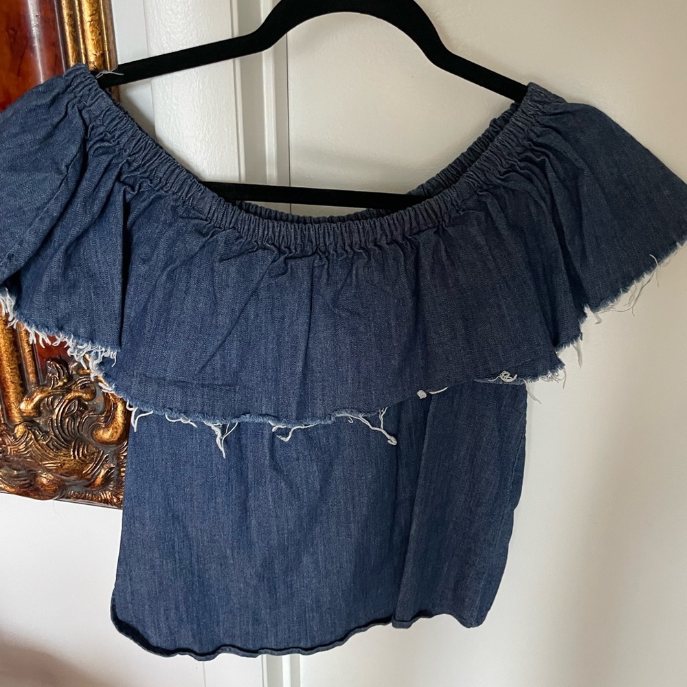 Cute jean of the shoulder shirt